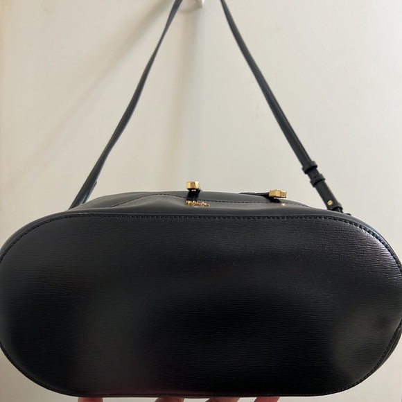 Ralph Lauren Leather Drawstring bucket bag, black - Picture 8 of 8